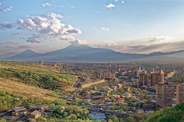 Центробанк Армении: Ереван придерживается санкционных режимов без присоединения к ним