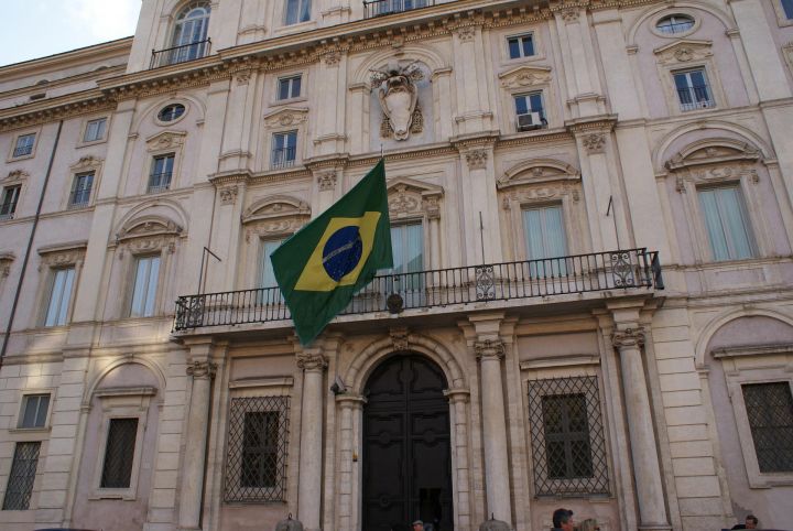 В Бразилии начали заверять документы электронным апостилем