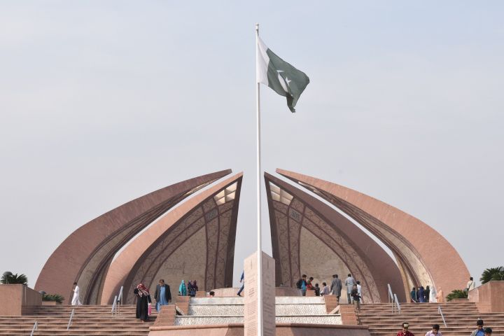 Пакистан начал принимать иностранные документы с апостилем