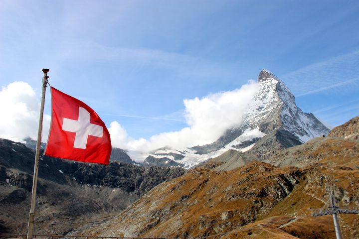 Швейцария и США пересматривают соглашение FATCA: новые изменения в обмене информацией о банковских счетах