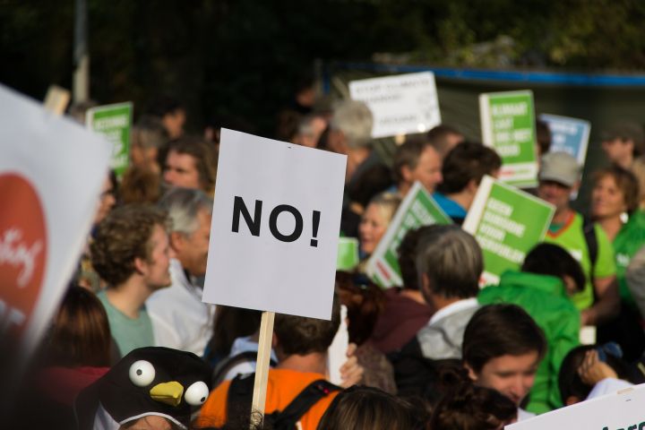 Присяжные переводчики в Нидерландах выходят на акции протеста
