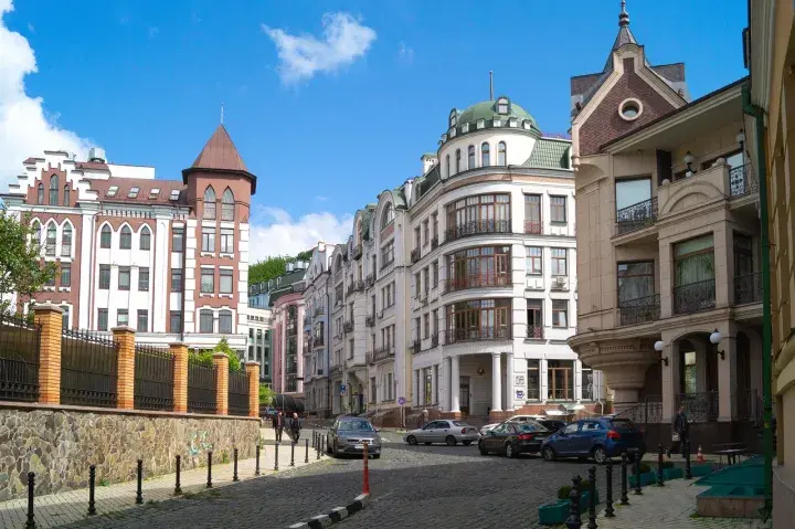 Власти Украины запретили своим консульским учреждениям оказывать услуги находящимся за рубежом мужчинам