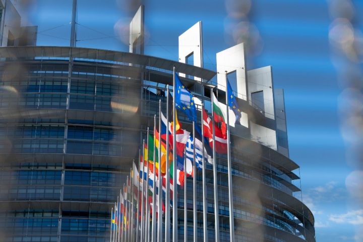 ЕС упрощает правила выдачи "голубой карты"