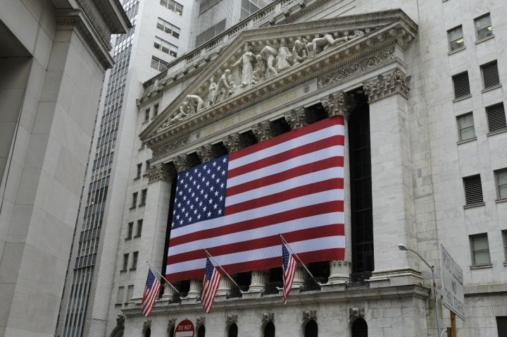 NASDAQ и NYSE подали в суд на биржевого регулятора NASDAQ и NYSE подали в суд на биржевого регулятора