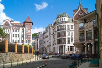 На Украине развернулась дискуссия относительно действительности заламинированных документов