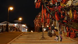 Продюсер Разин не смог убедить суд в наличии прав на «Розовый вечер» из-за отсутствия апостиля