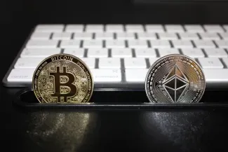 Евросоюз распространил свои антиотмывочные правила на криптофирмы