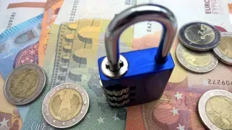 Euroclear вводит ограничения на операции с ценными бумагами россиян в Израиле, вызывая волнение среди инвесторов