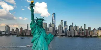 Разбираем, как оформить справку о несудимости в США, в каких случаях требуется апостиль или легализация и как правильно подготовить документ для других стран.